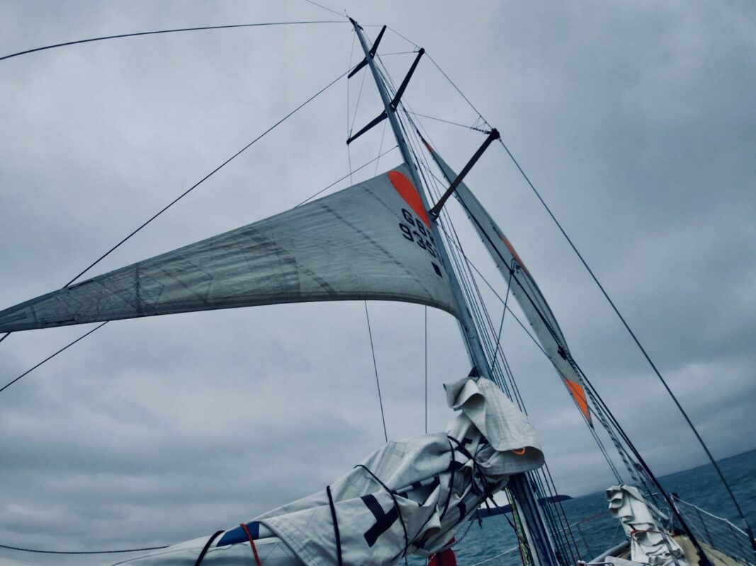 Bouřkové plachty na lodi Clipper Race
