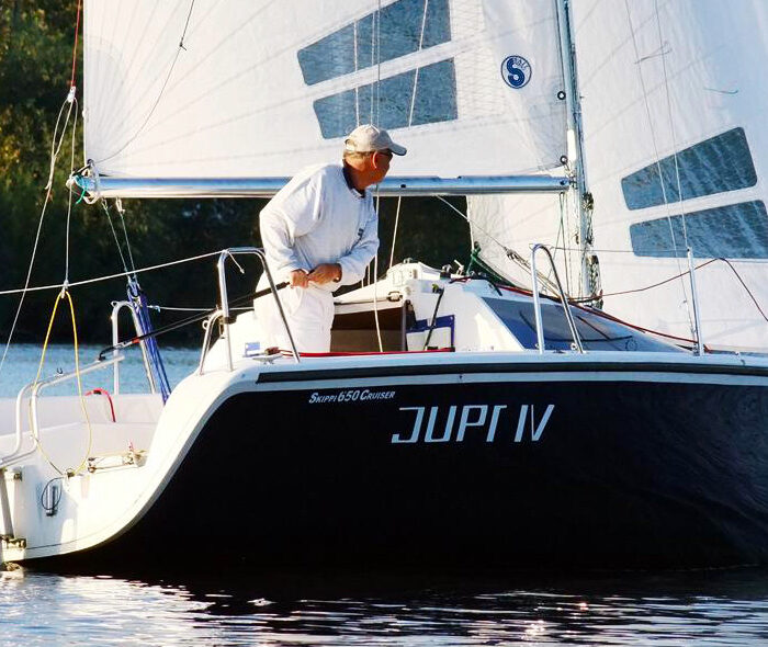 Jezerní plachetnice - Skippi 650