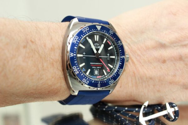 Delma Oceanmaster na ruce