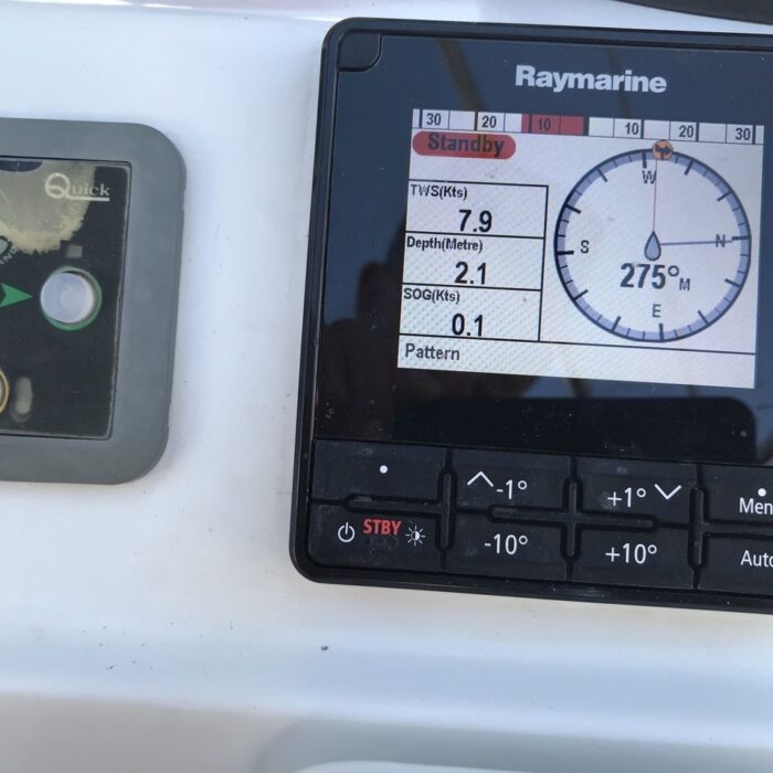 Jeanneau Sun Odyssey 449 - winx - přístroje