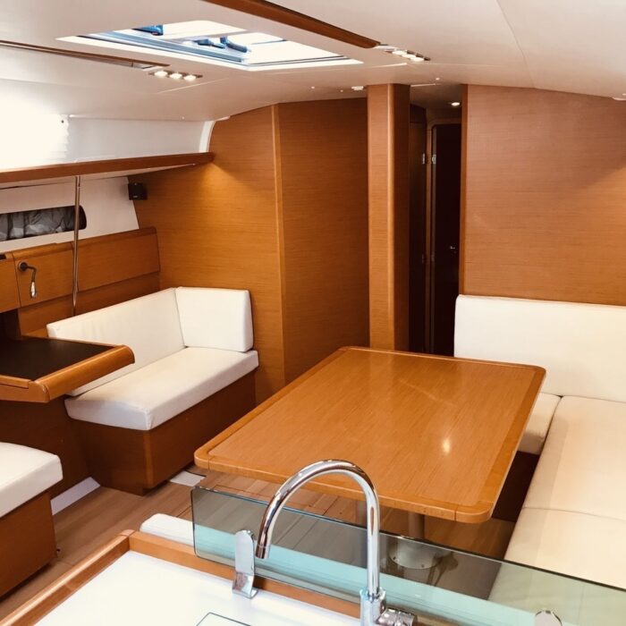 Jeanneau Sun Odyssey 449 - winx - saloon