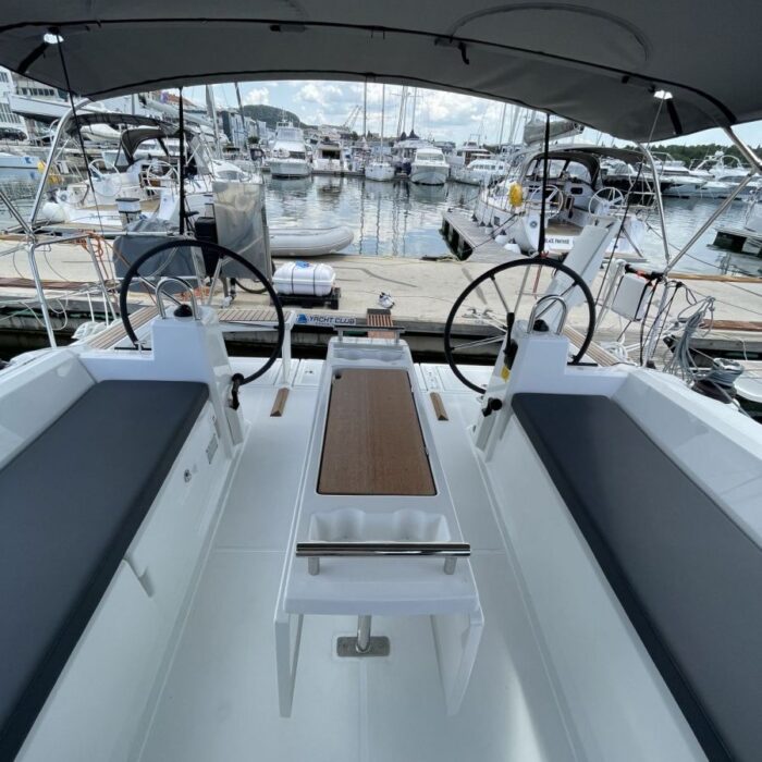 Beneteau Oceanis 38.1 - stul kokpit