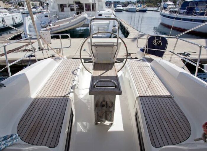 Bavaria 36 Cruiser - kokpit lodi