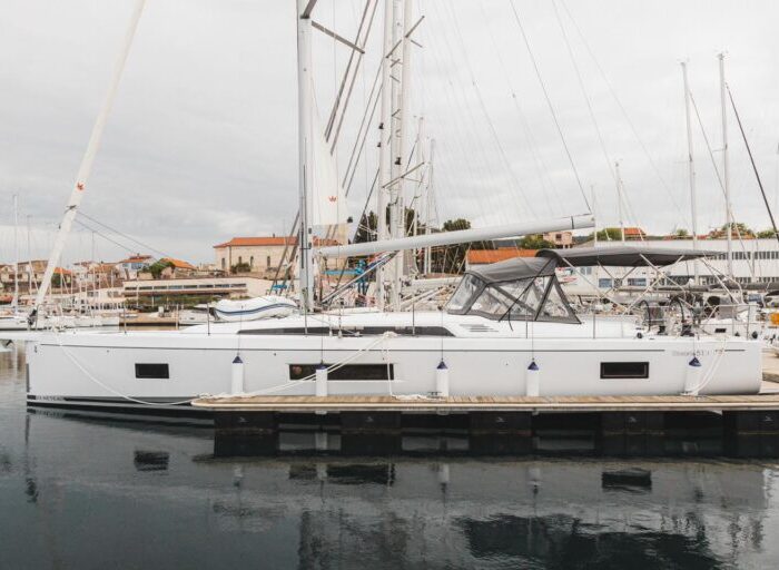 Beneteau Oceanis 51.1 - bok lodi