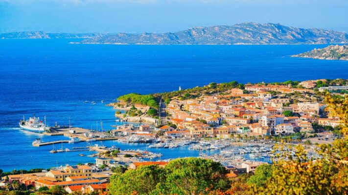Panorama přístavu Olbia na Sardinii