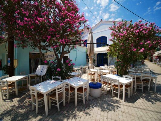 Romantická řecká taverna na Vathi