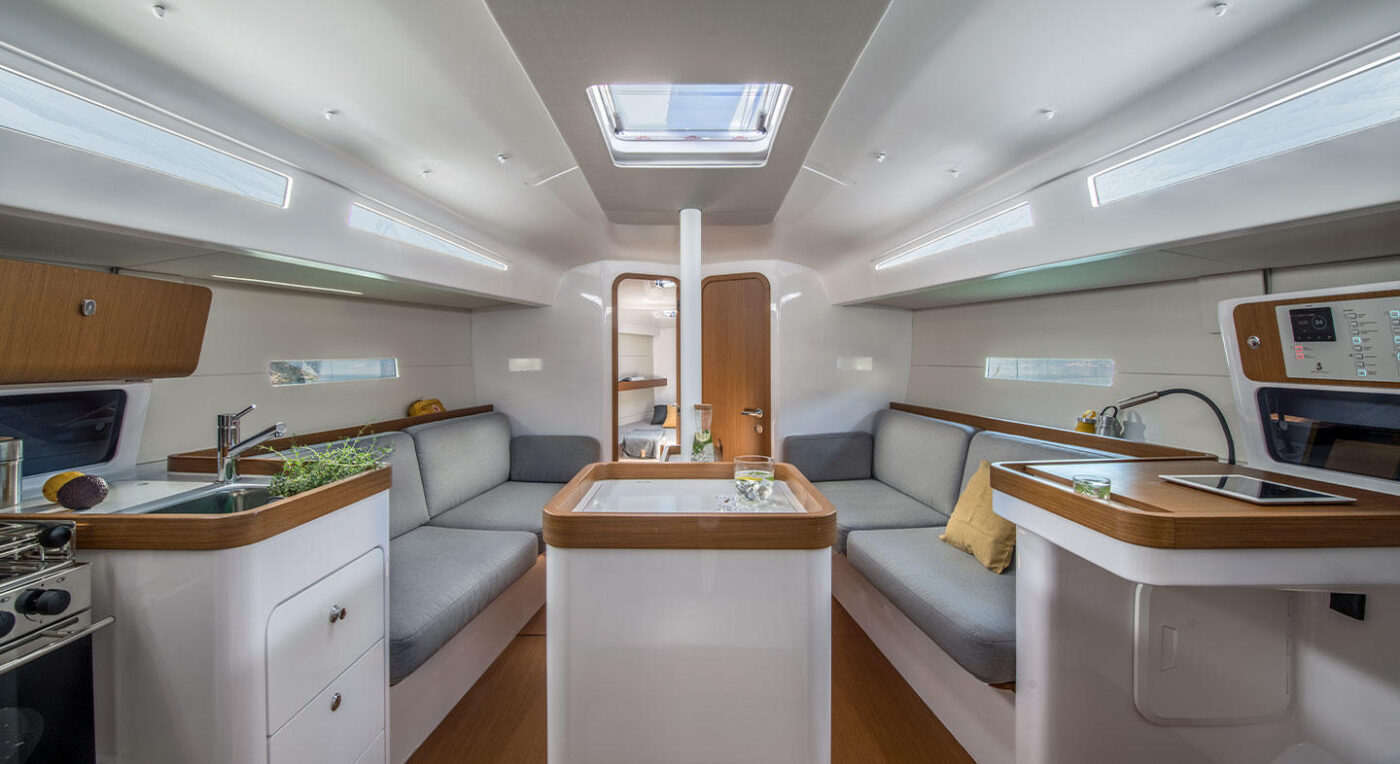 Beneteau First 36 - salon