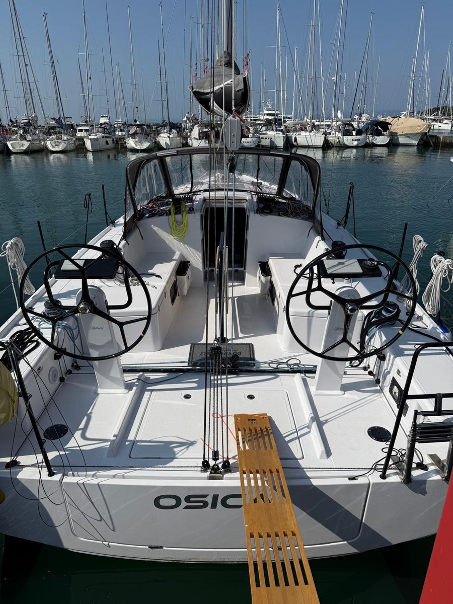 Beneteau First 36 - v přístavu u mola