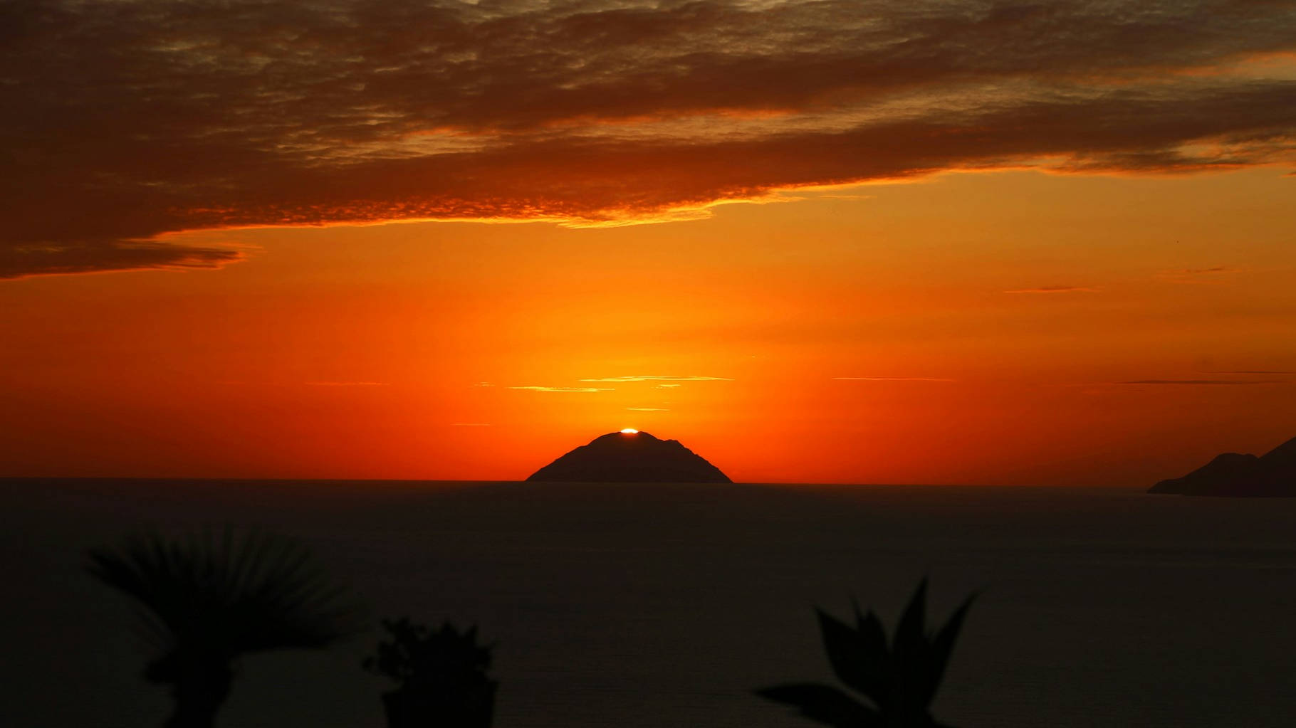 Liparské ostrovy - západ Slunce - plavba Jachtařka Liparské ostrovy - západ Slunce - plavba Jachtařka