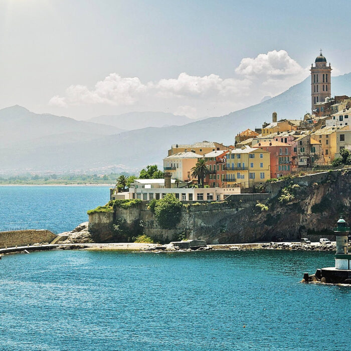 Plavba na Korsiku a Elbu - Jachtařka