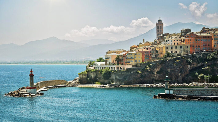 Plavba na Korsiku a Elbu - Jachtařka