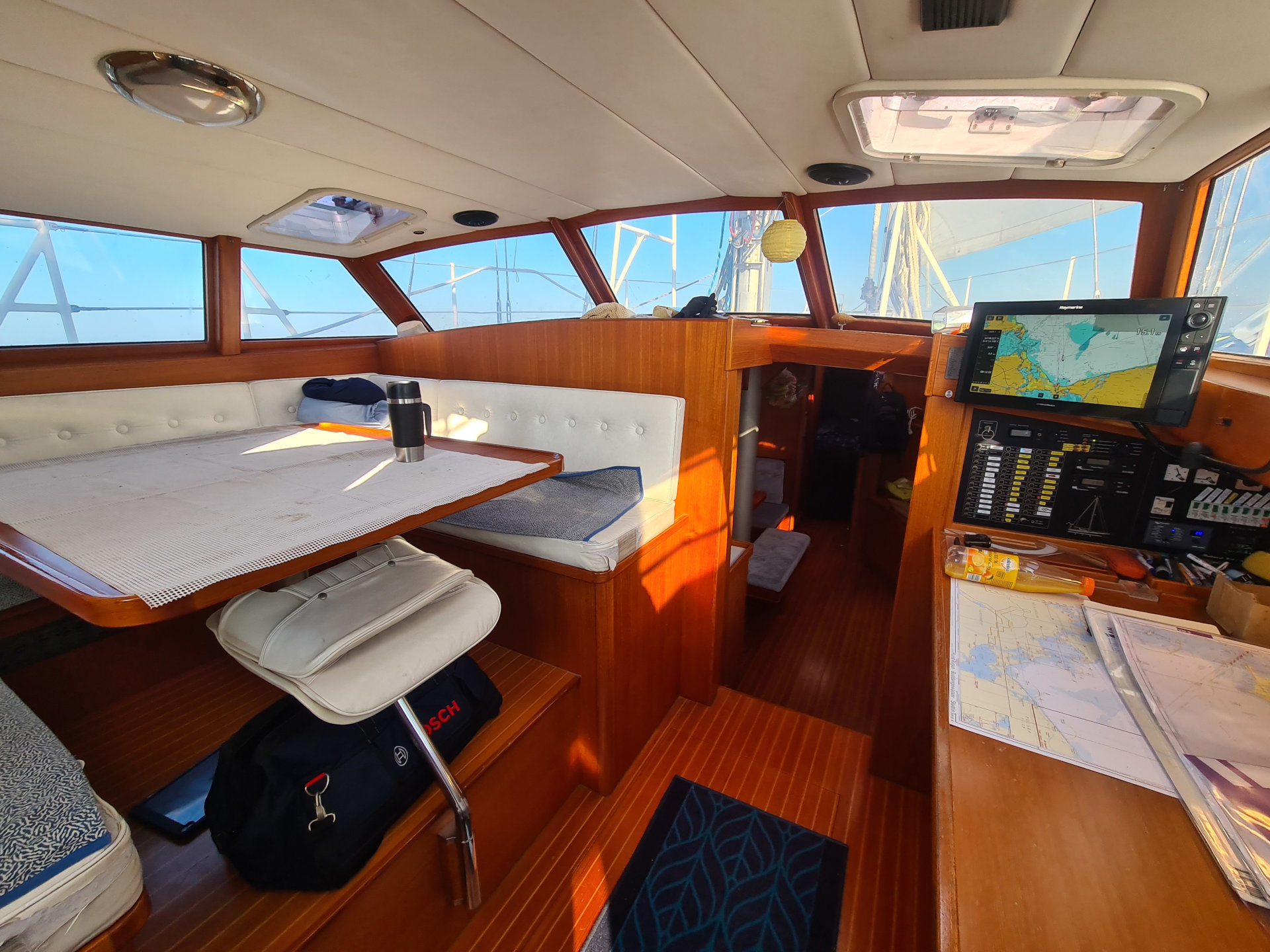 Decksalon na plachetnici Reinke 15m