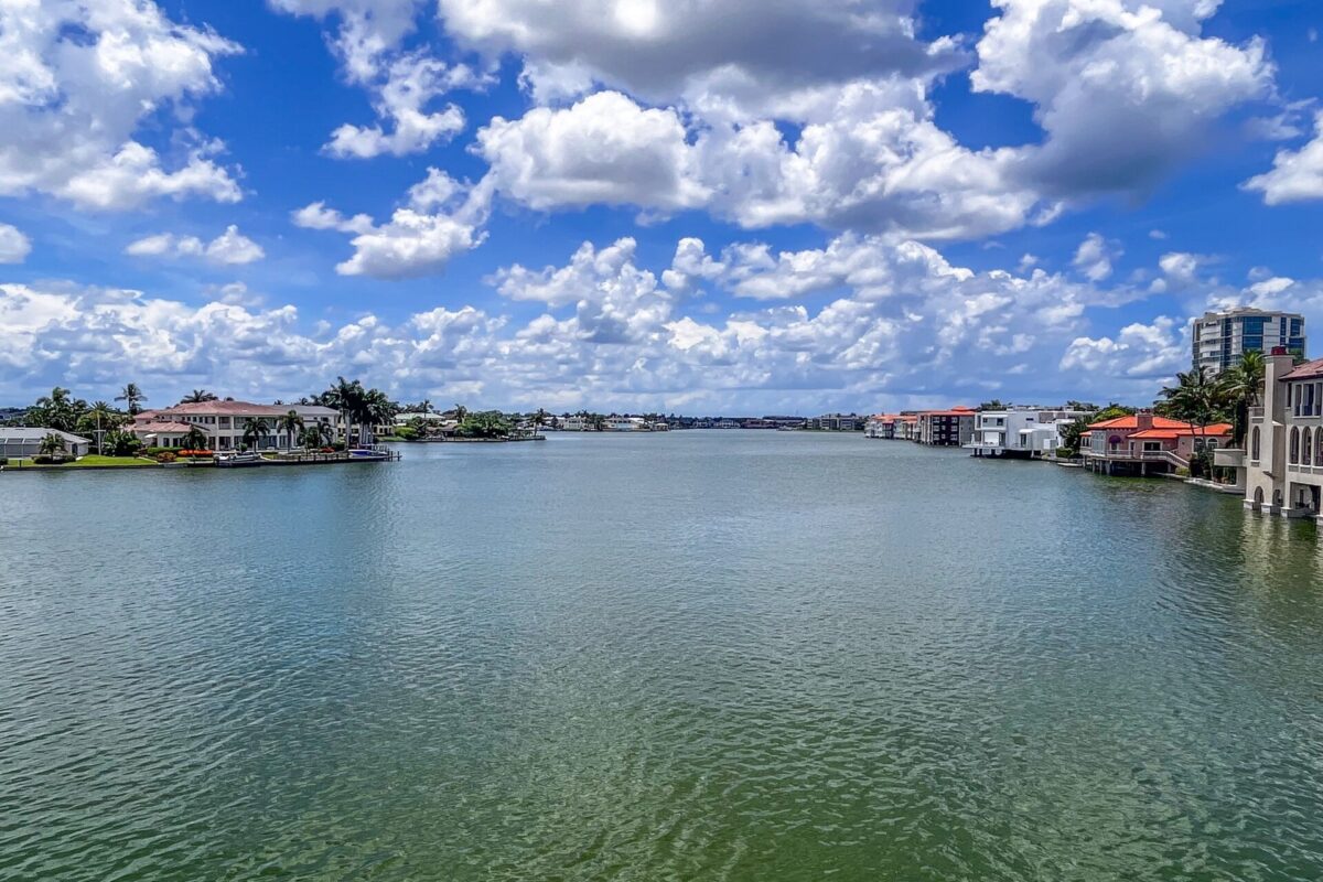 Itálie - záliv v Neapoli