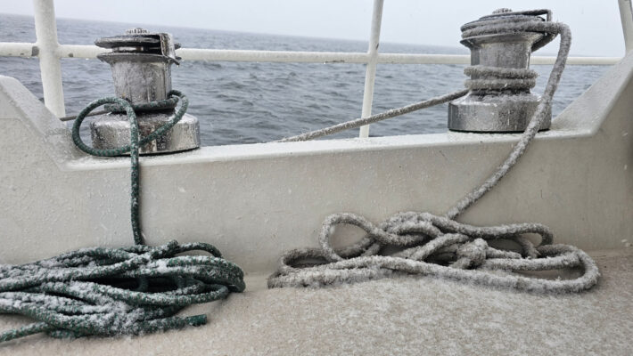 Jachting v těžkých podmínkách na lodi