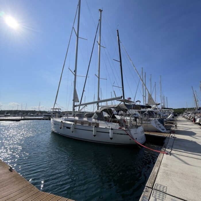 Bavaria 37 Cruiser - pronájem lodí