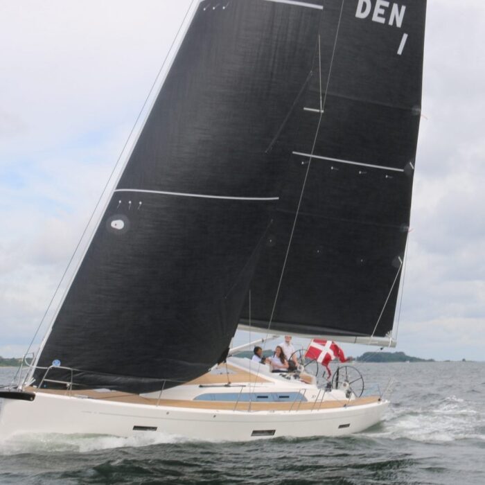 Luxury performance cruiser - X-Yachts X-43