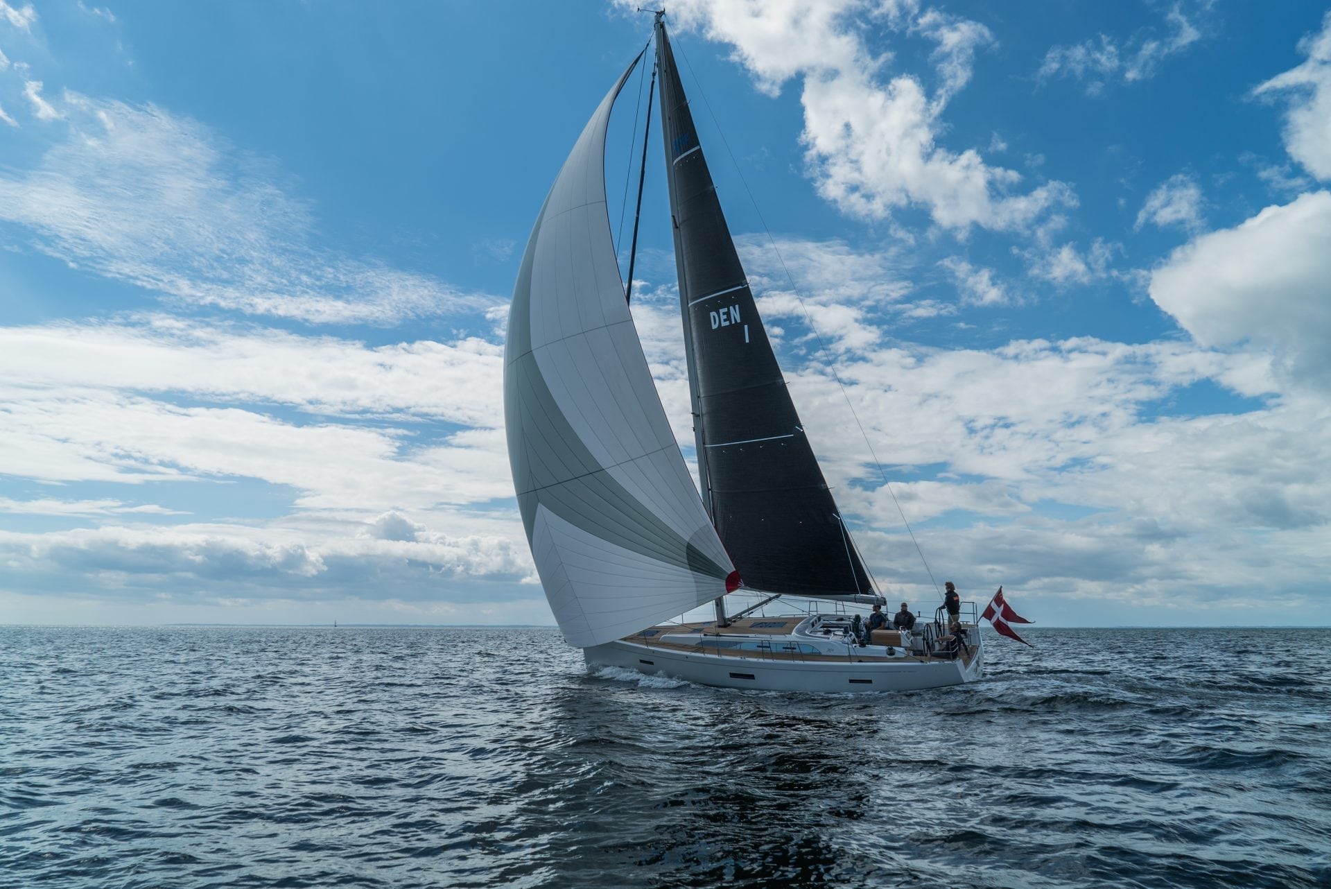 Plavba s genakrem na lodi X-Yachts 43